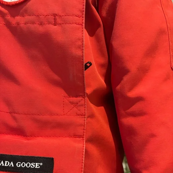 Women’s Canada Goose Expedition Parka - Picture 9 of 16
